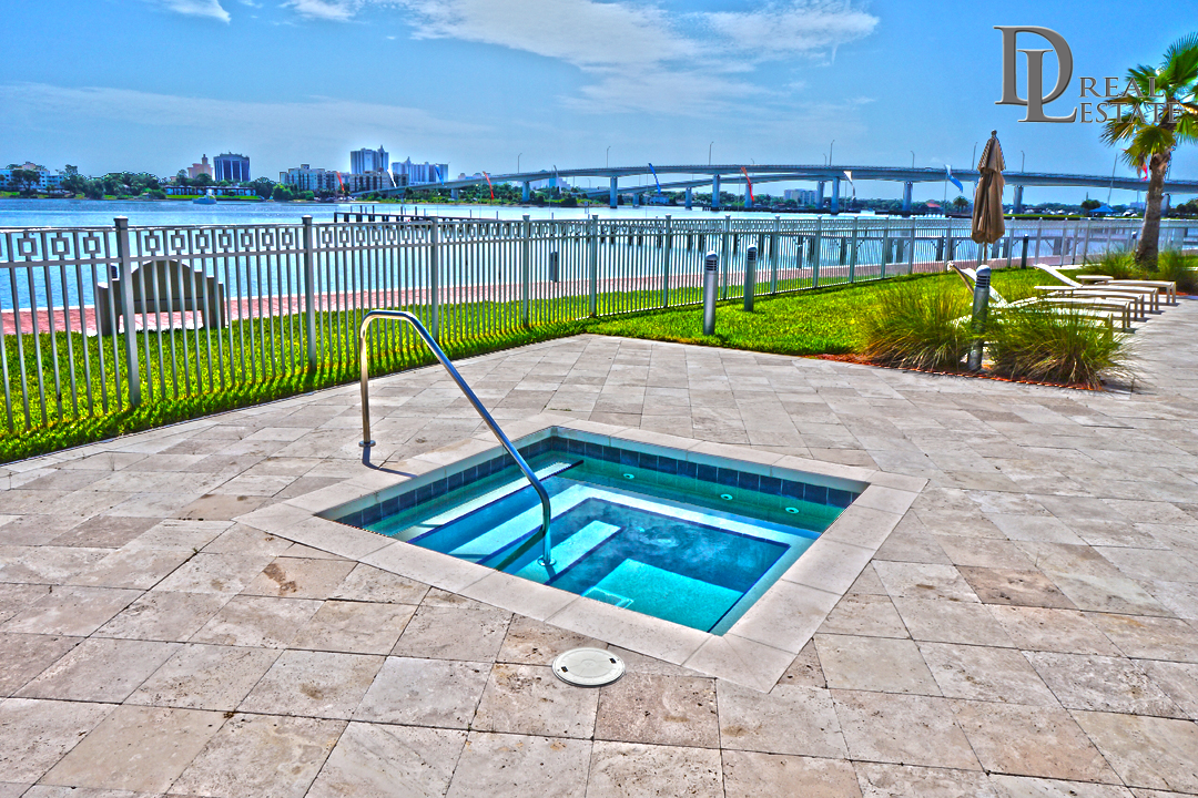 MG On The Halifax Penthouse Condo 2604 Riverfront Jacuzzi Spa